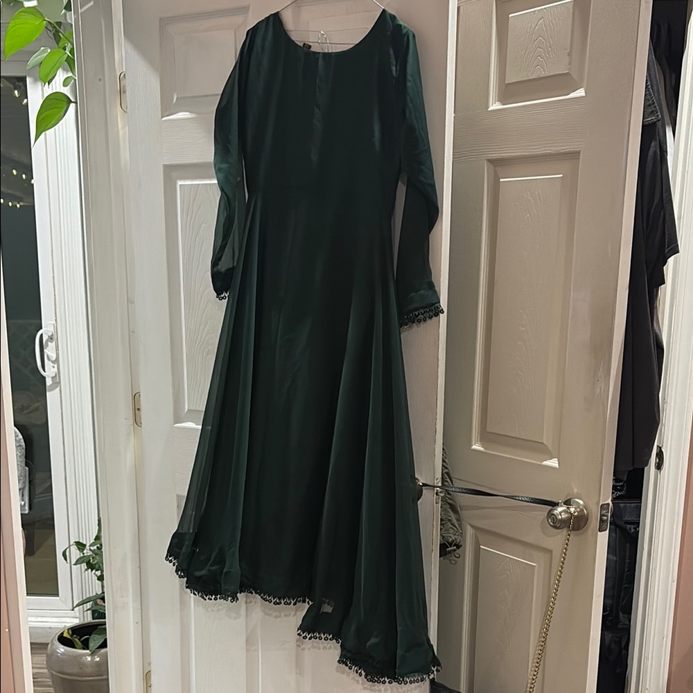 Pakistani Elegant Green Dress with Lace Trim